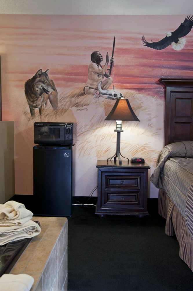 Native-American_Wall-Detail-bed-fridge-1000x