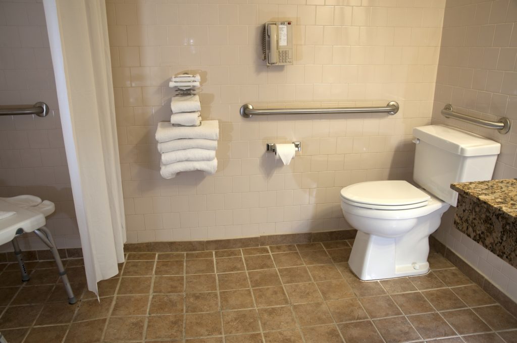 BransonStoneCastle.com-Handicap-Bathroom-1024x680